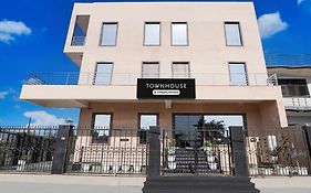 Townhouse Taj Mahal East Gate Formerly Royal Empire